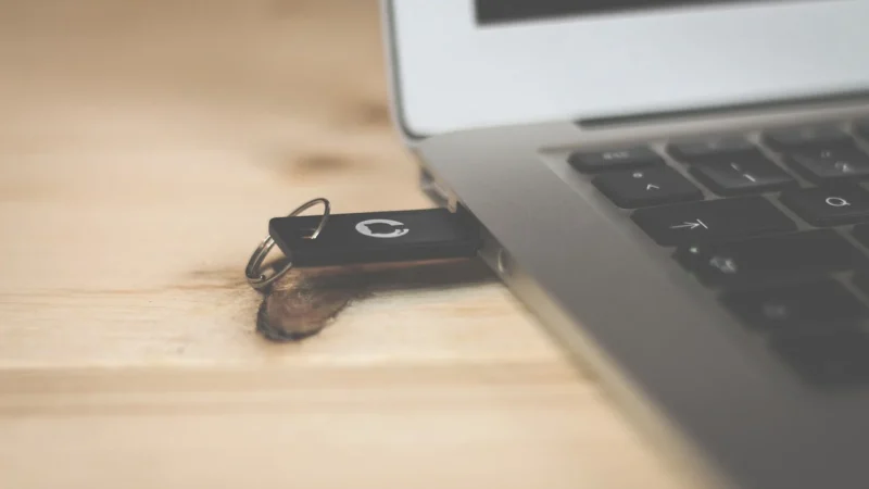 TUFF LUV HD USB 2.0 Webcam & Screen Clip Noise-Reducing Mic 720p